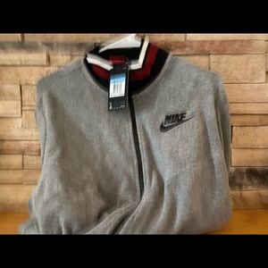 Nike women’s warm up jacket. Full zip